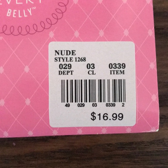 Sheer tan hosiery maternity from Ingrid & Isabel - Picture 5 of 7